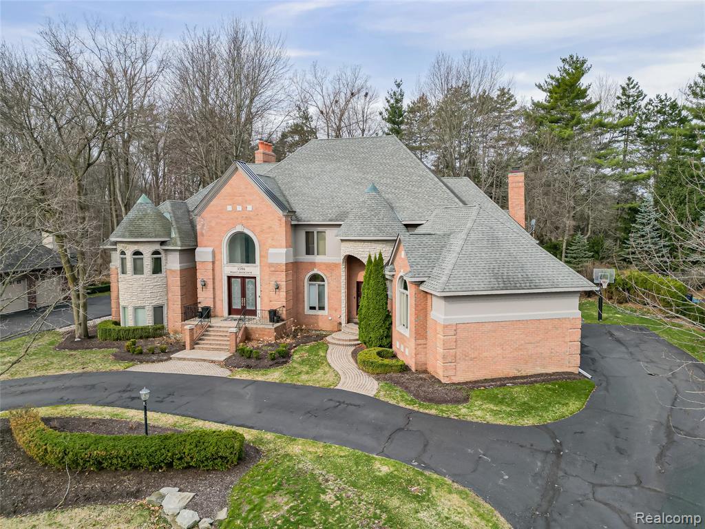 3586 Walnut Brook Drive