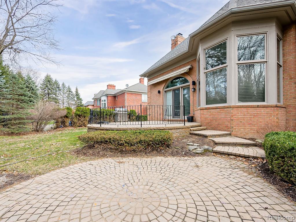 3586 Walnut Brook Drive