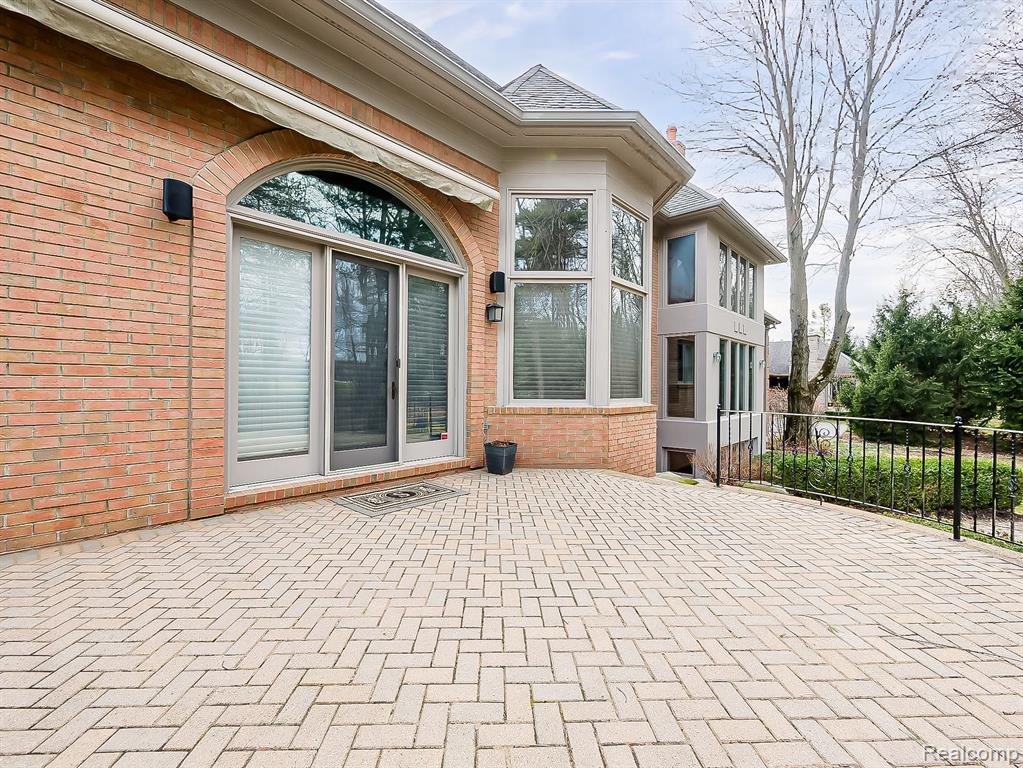 3586 Walnut Brook Drive