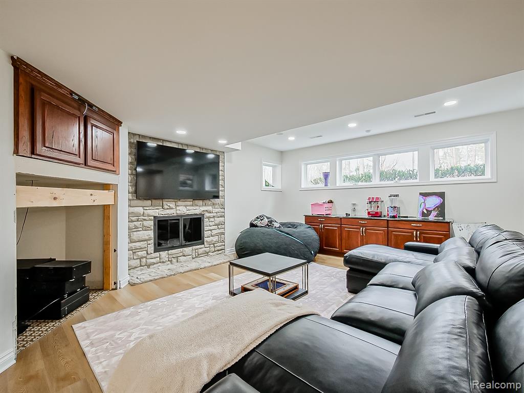 3586 Walnut Brook Drive