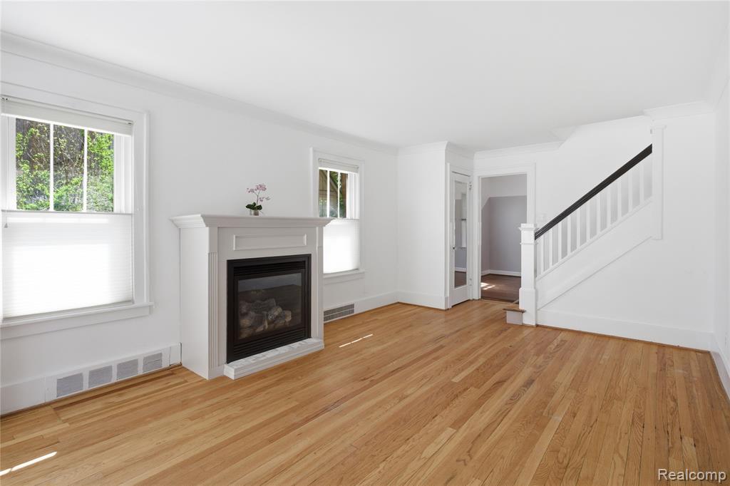 135 N Connecticut Avenue