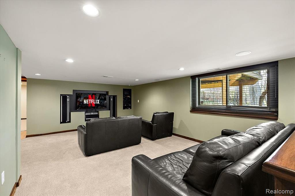 43054 Oxford Court