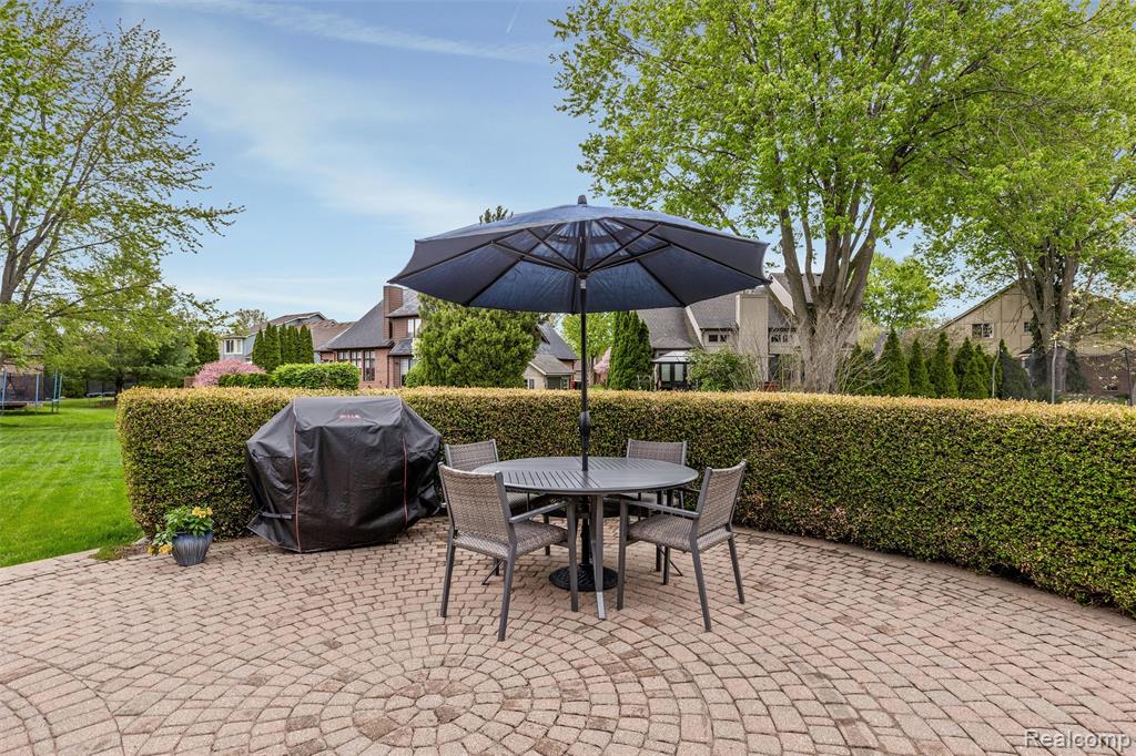 20933 Ivy Circle