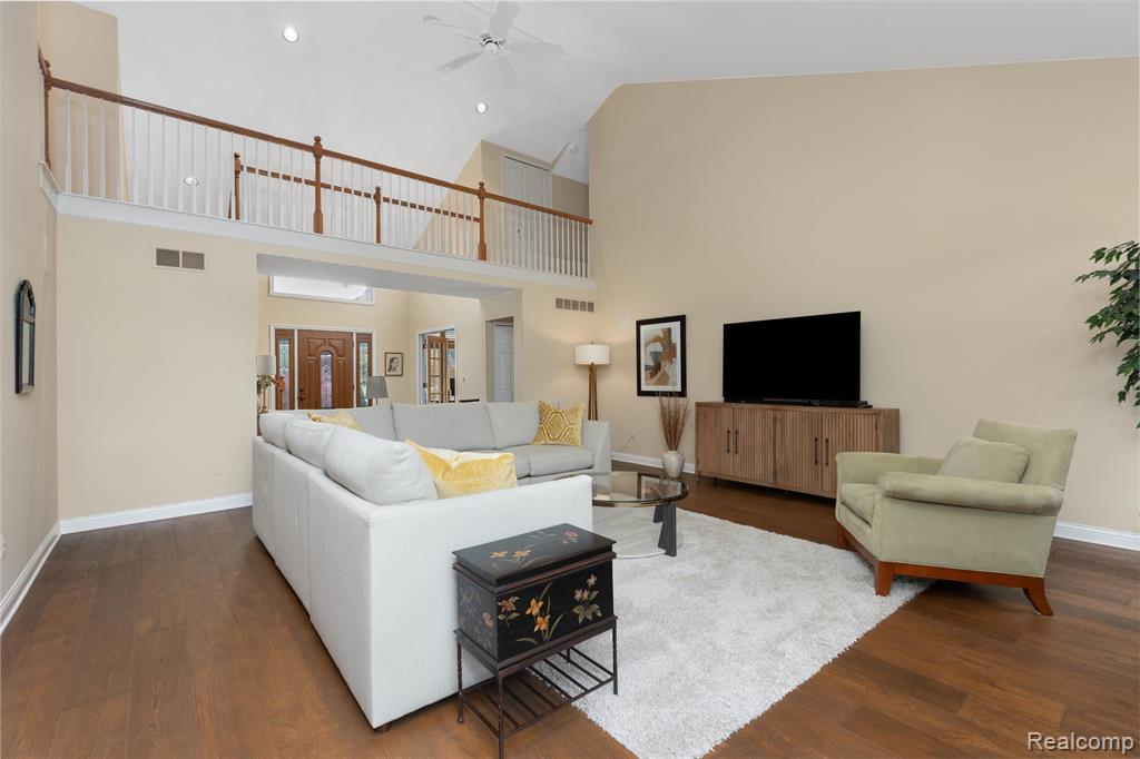 20933 Ivy Circle