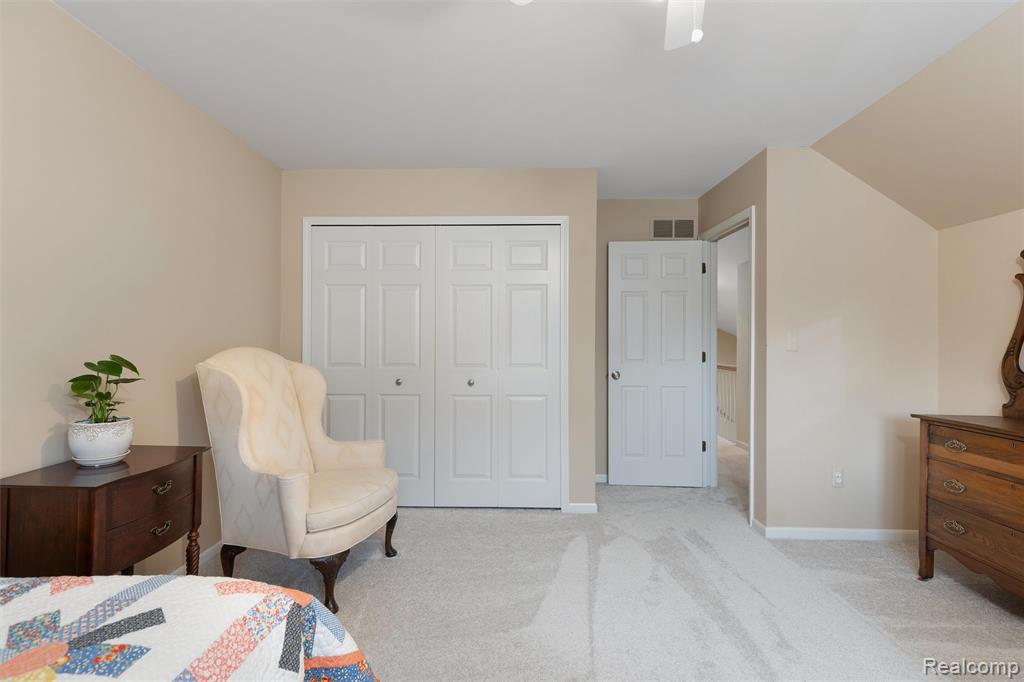 20933 Ivy Circle