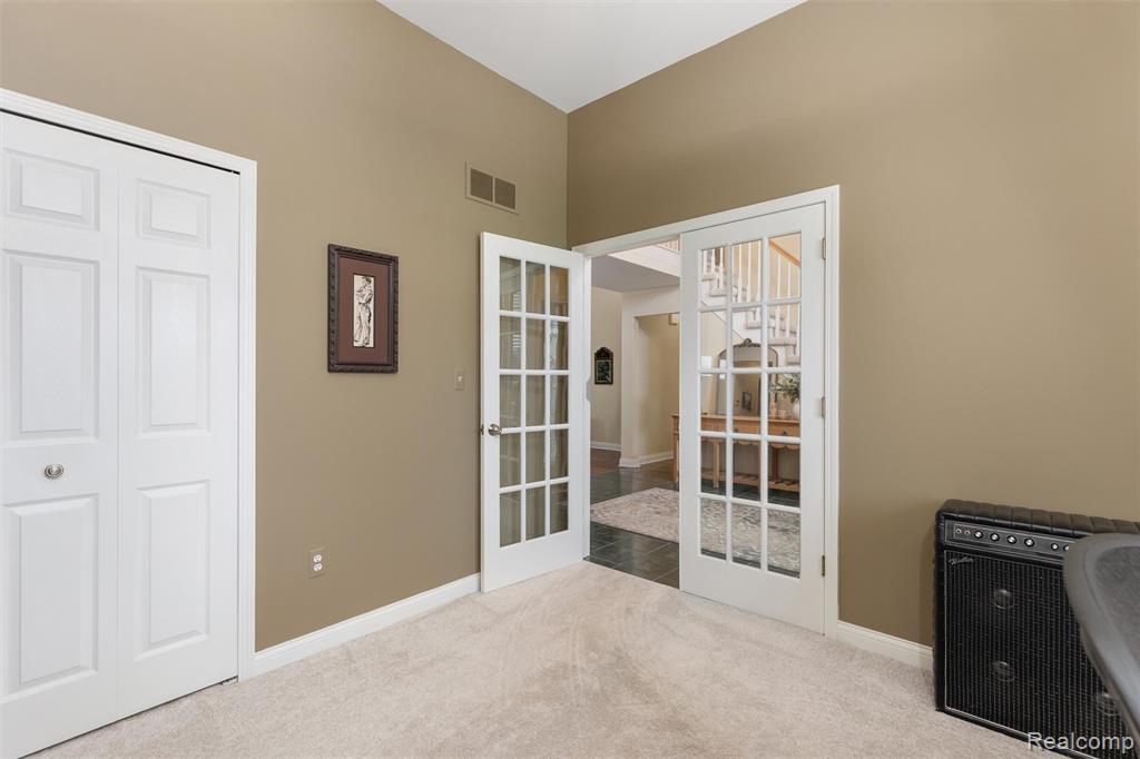 20933 Ivy Circle