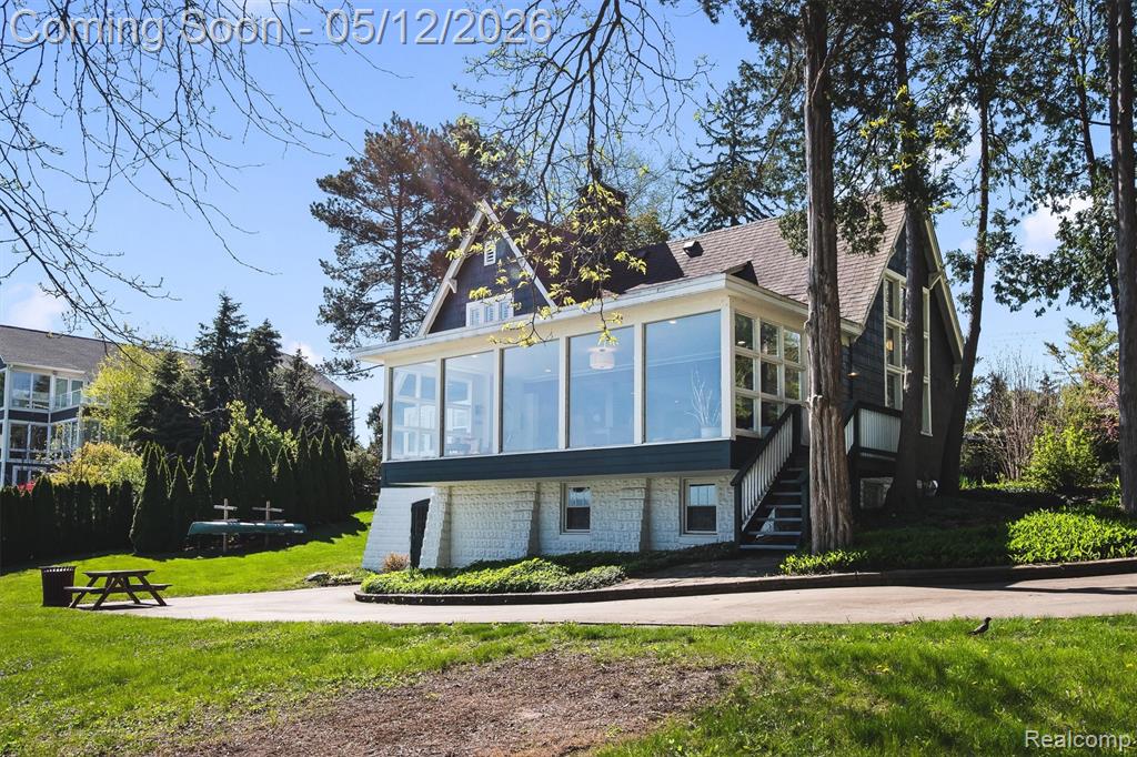 6390 Commerce Road
