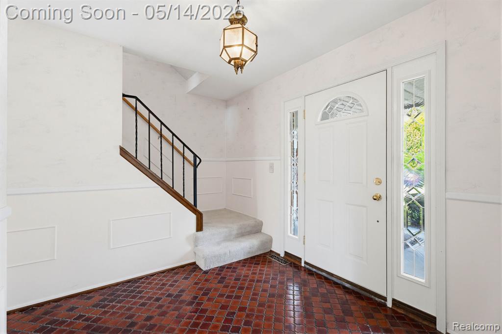 16299 Edgewood Drive