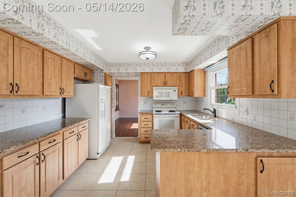 16299 Edgewood Drive