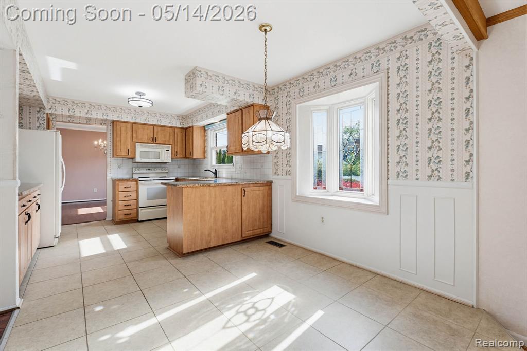 16299 Edgewood Drive
