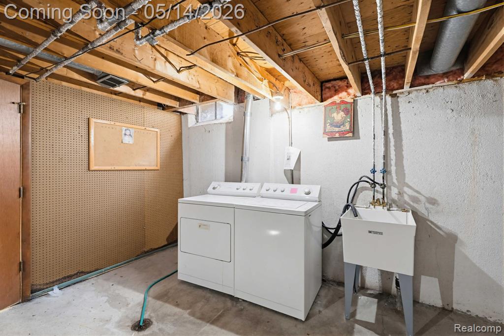 16299 Edgewood Drive