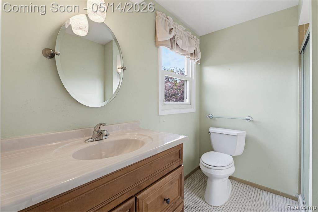 16299 Edgewood Drive