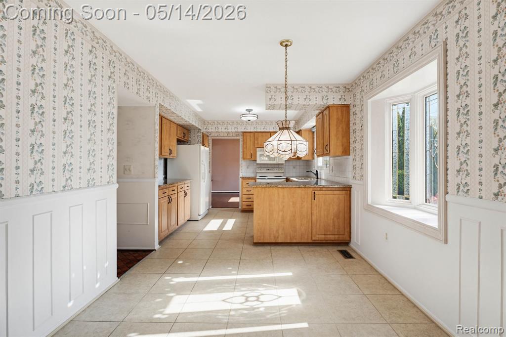 16299 Edgewood Drive