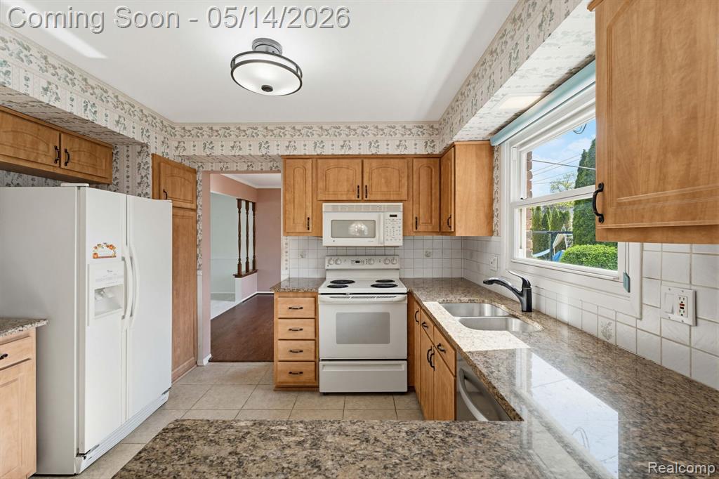 16299 Edgewood Drive