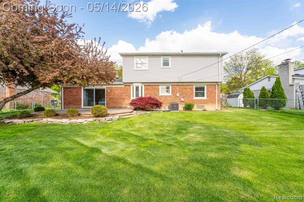 16299 Edgewood Drive