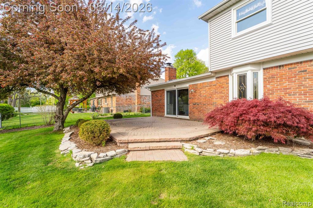 16299 Edgewood Drive