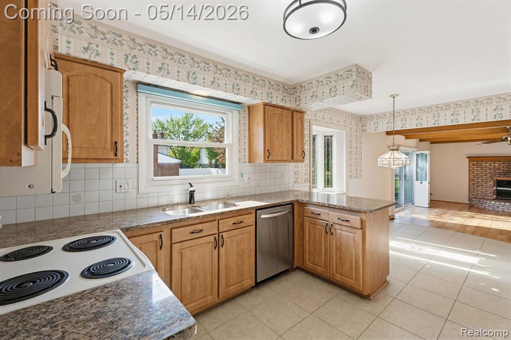 16299 Edgewood Drive