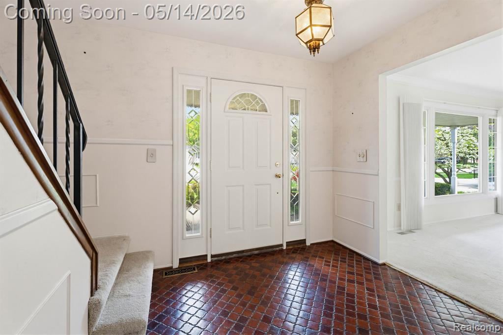 16299 Edgewood Drive