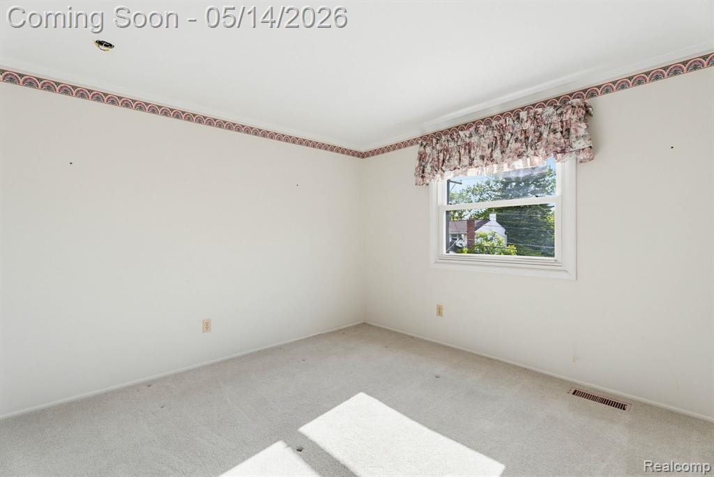 16299 Edgewood Drive