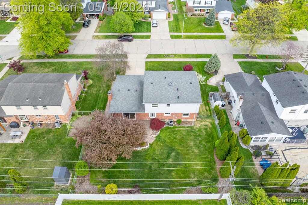 16299 Edgewood Drive