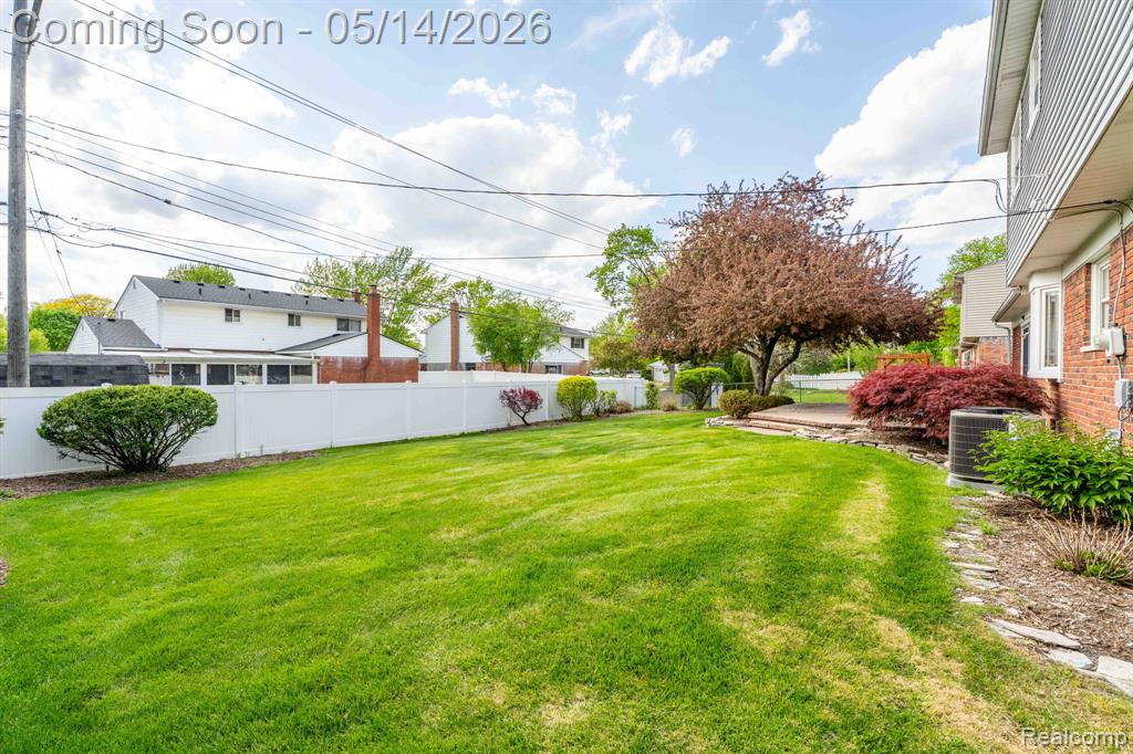 16299 Edgewood Drive