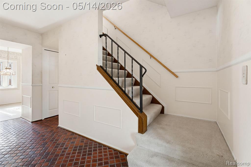 16299 Edgewood Drive