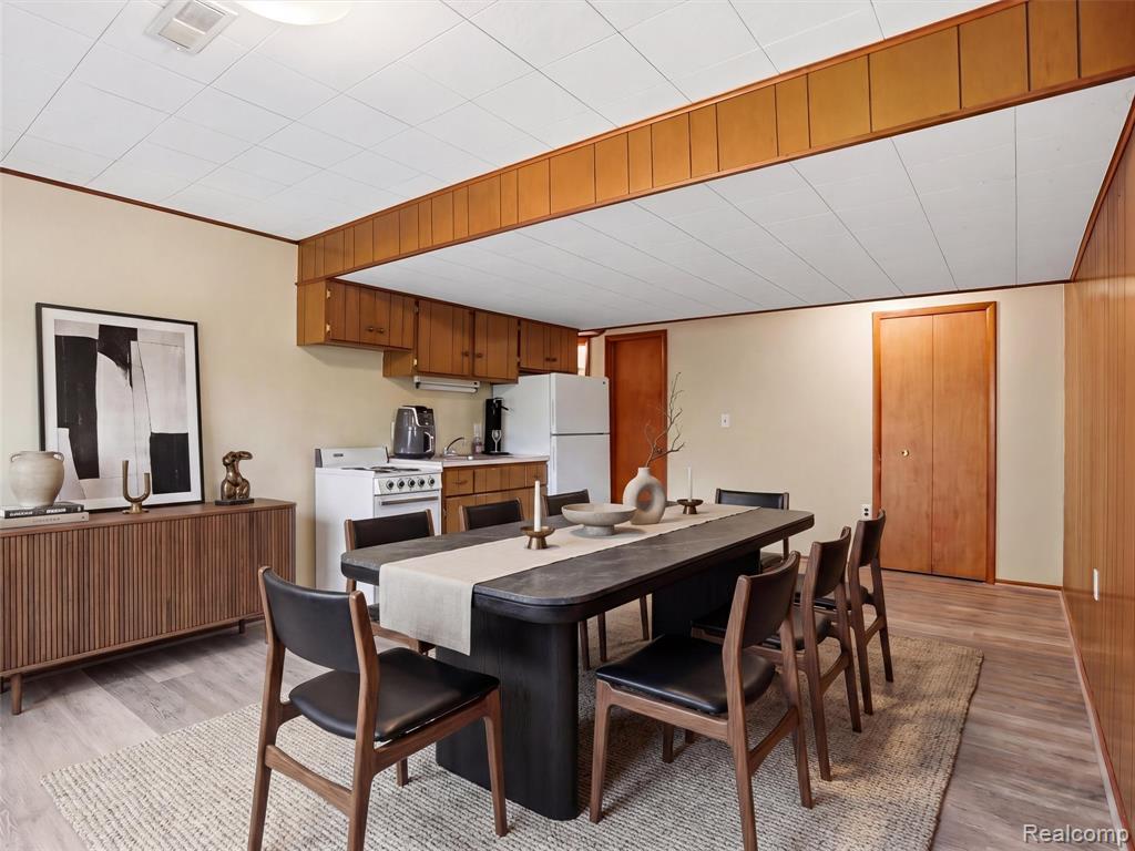 8645 Fieldcrest Drive