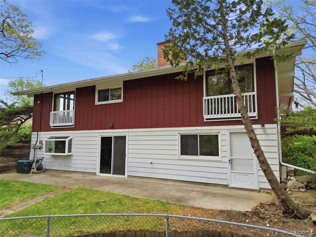 8645 Fieldcrest Drive