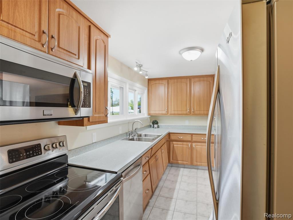 8645 Fieldcrest Drive