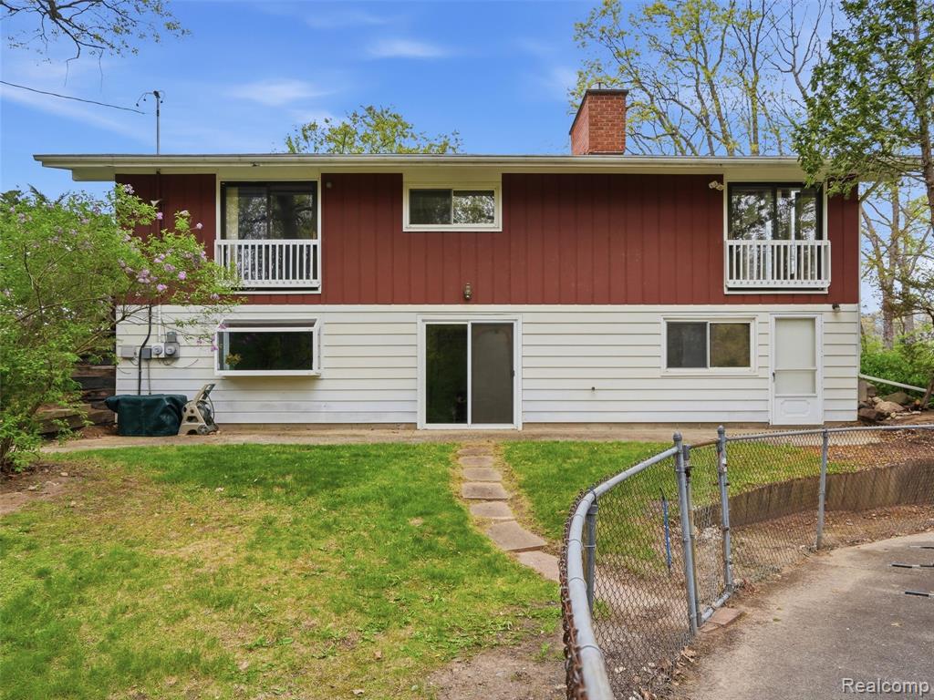 8645 Fieldcrest Drive