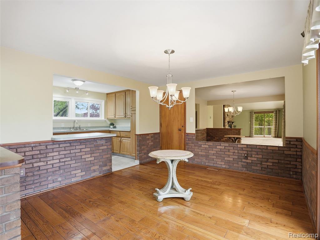 8645 Fieldcrest Drive