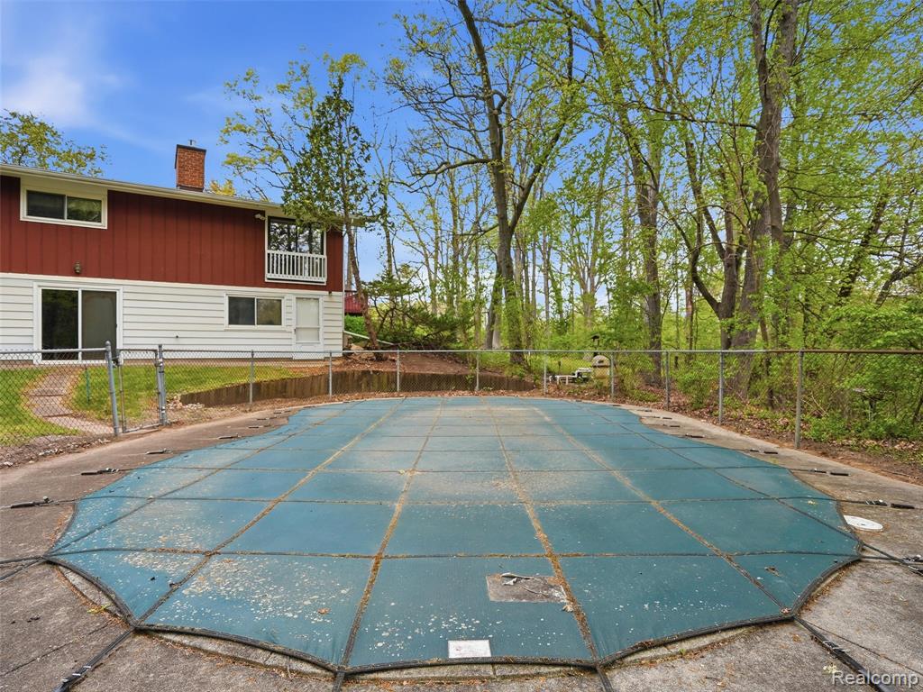 8645 Fieldcrest Drive