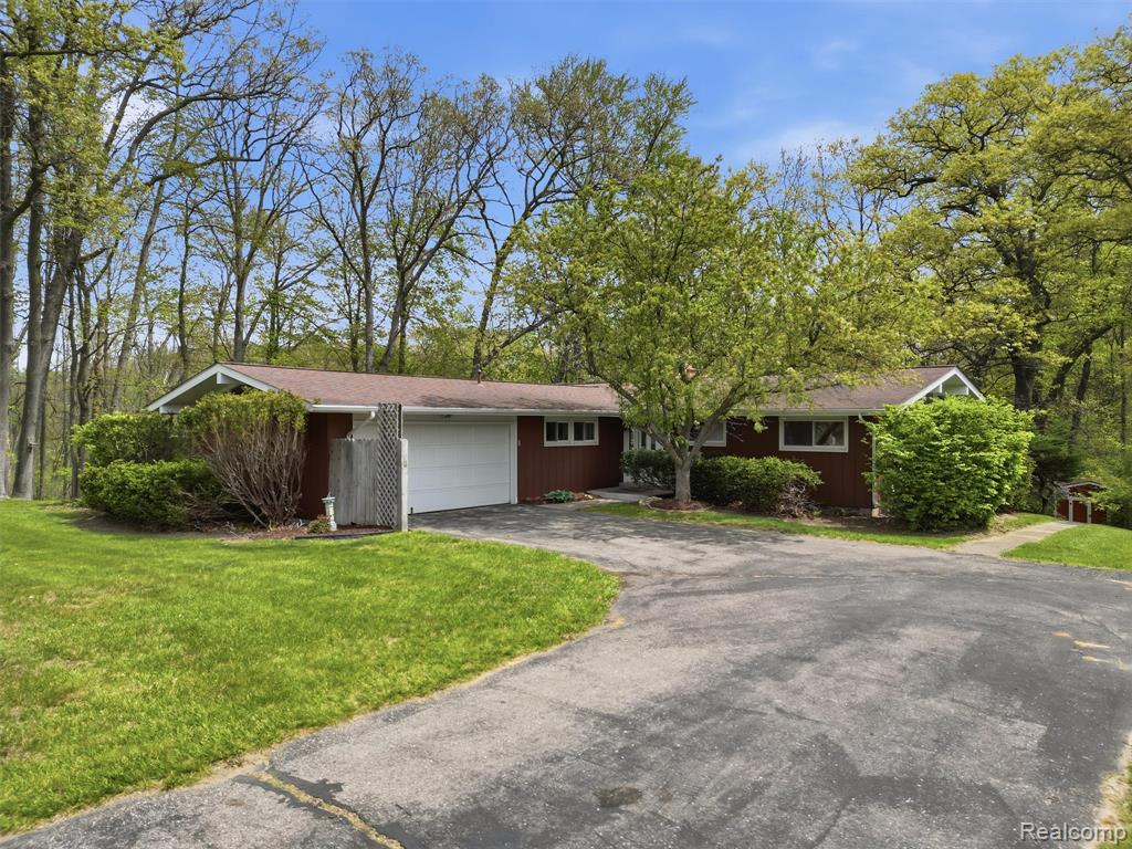 8645 Fieldcrest Drive