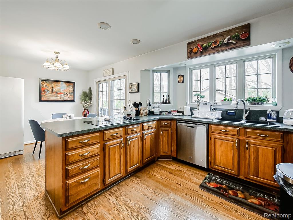 3688 Old Creek Road