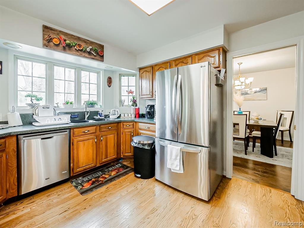 3688 Old Creek Road