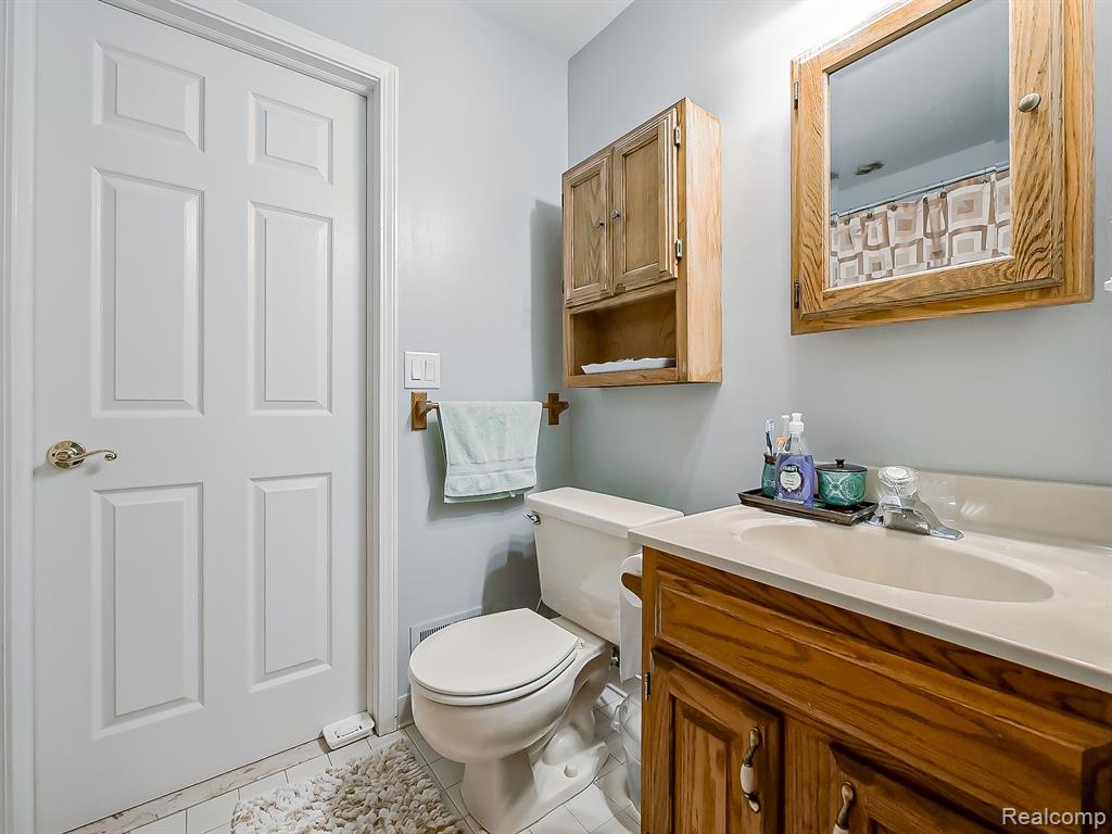 3688 Old Creek Road