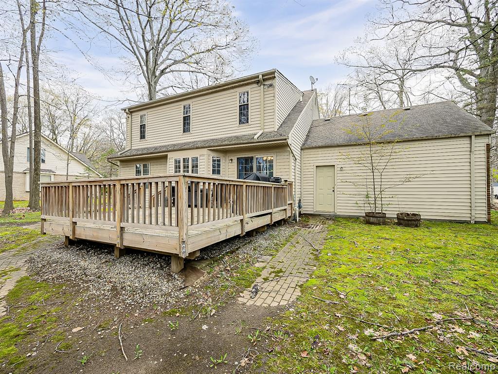 3688 Old Creek Road