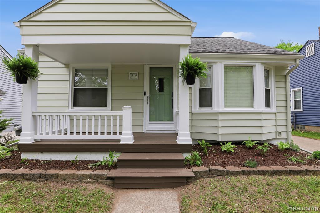 1319 Hoffman Avenue