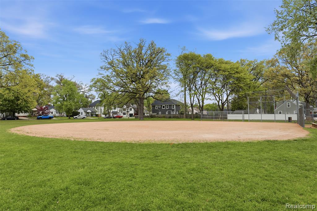 1319 Hoffman Avenue