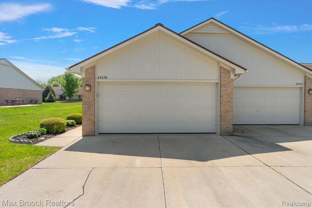 25258 Julianna Drive