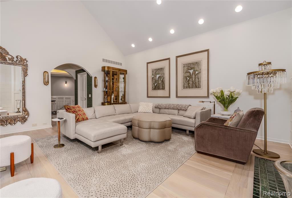 4054 Cranbrook Court