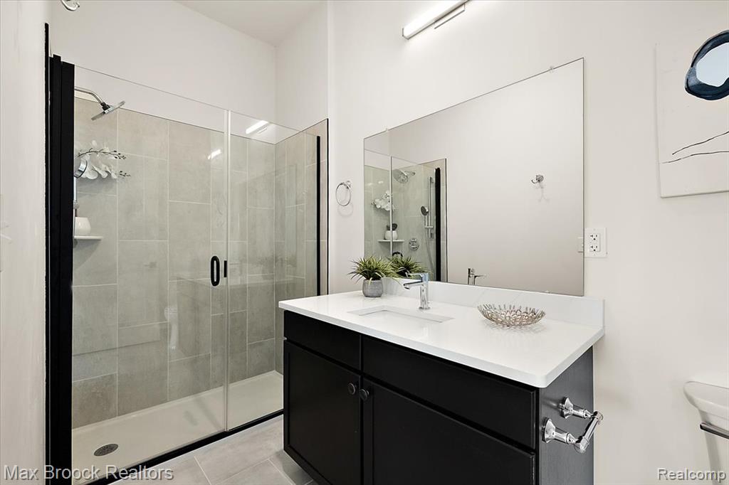 1760 E Auburn Road # 2A