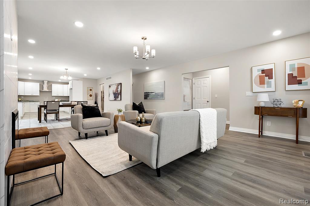 2080 Gladstone, Unit 1 Street