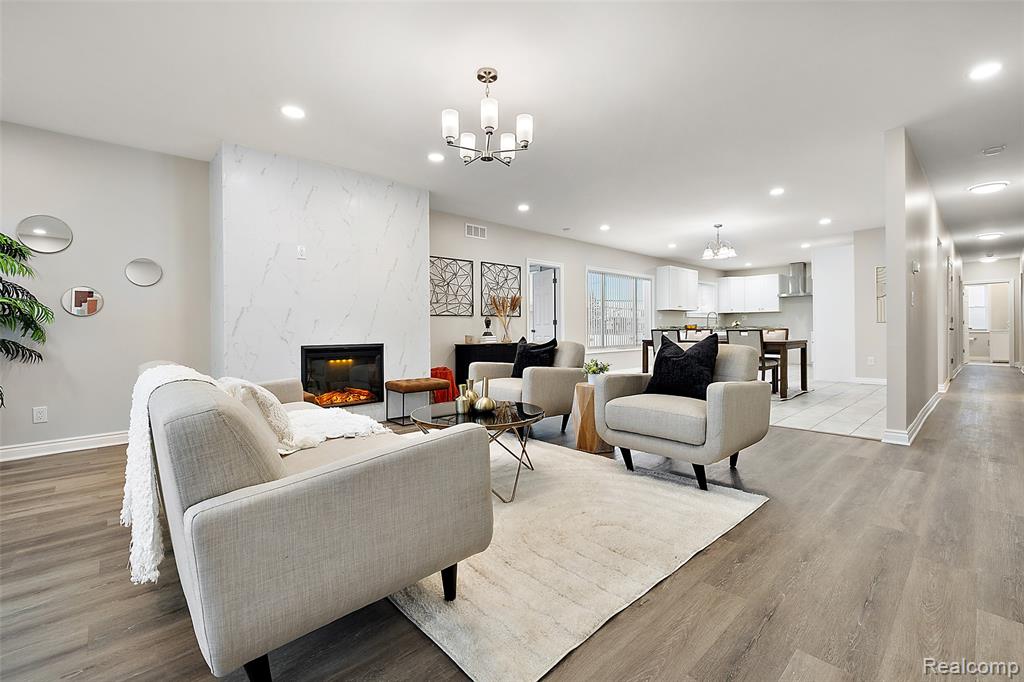 2080 Gladstone, Unit 1 Street