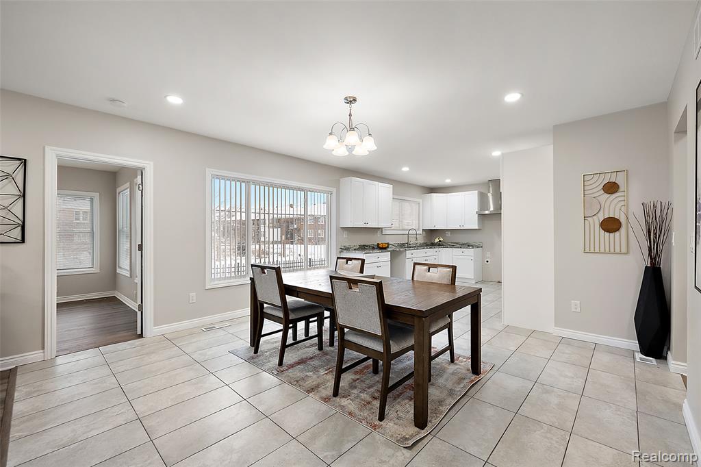2080 Gladstone, Unit 1 Street