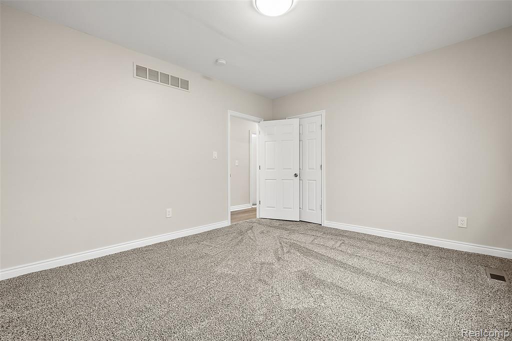 2080 Gladstone, Unit 1 Street