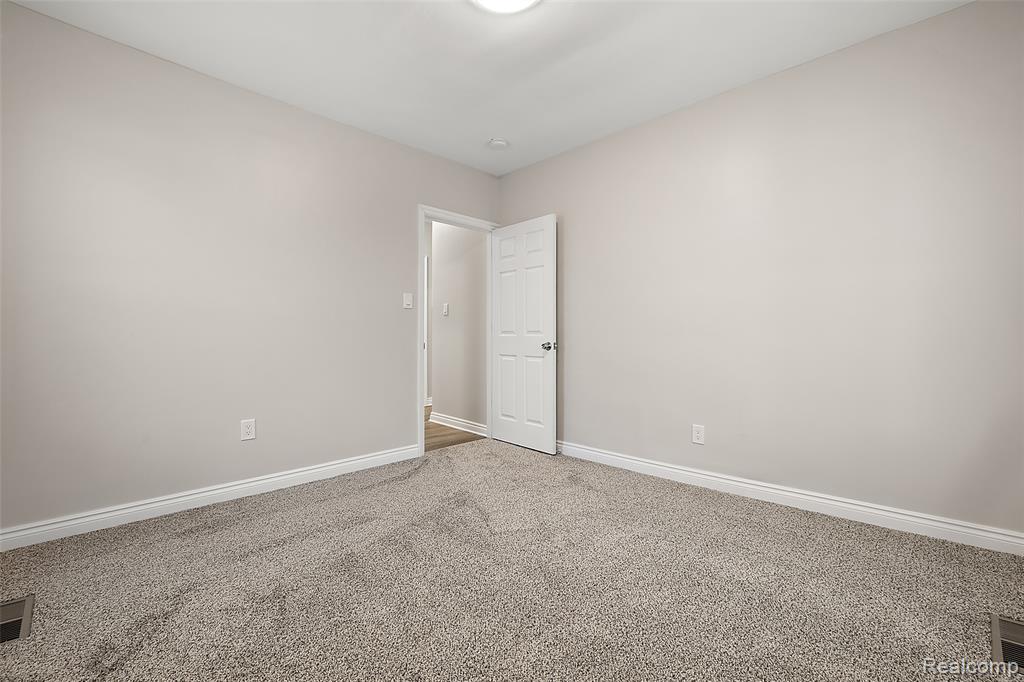 2080 Gladstone, Unit 1 Street