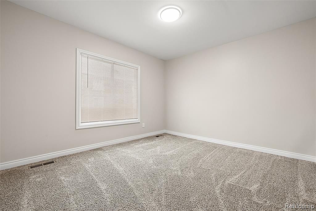 2080 Gladstone, Unit 1 Street