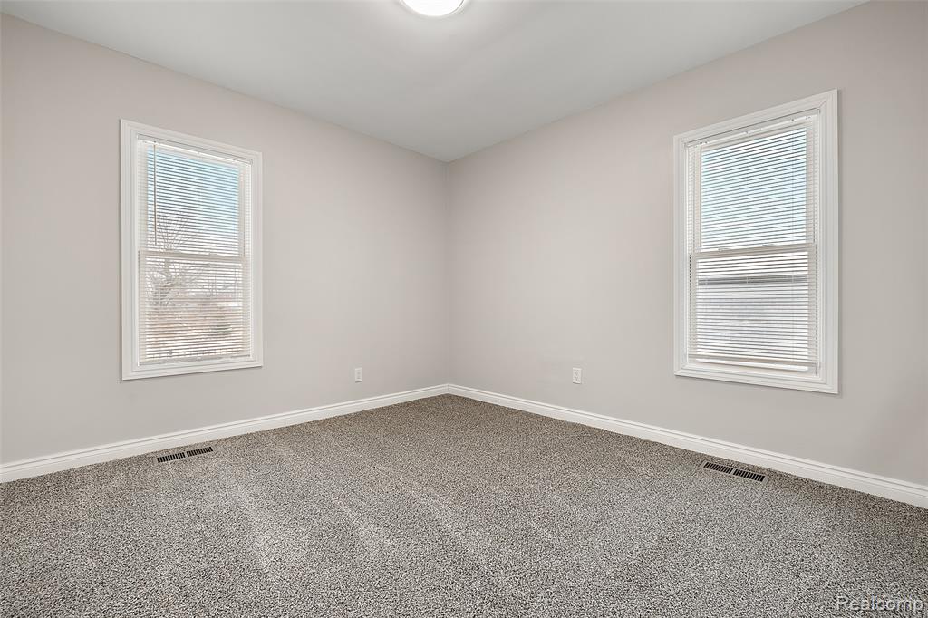 2080 Gladstone, Unit 1 Street