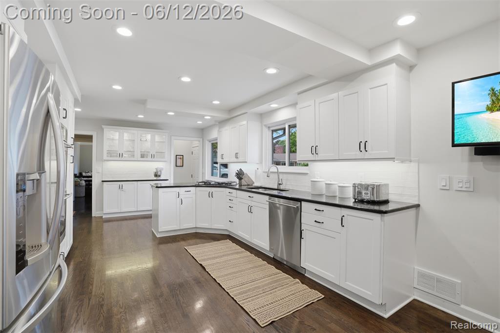 6998 Meadowlake Road